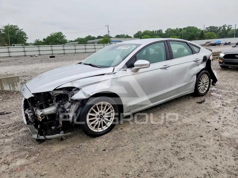2016 Ford FUSION photo