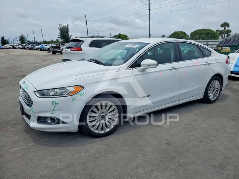 2016 Ford FUSION photo