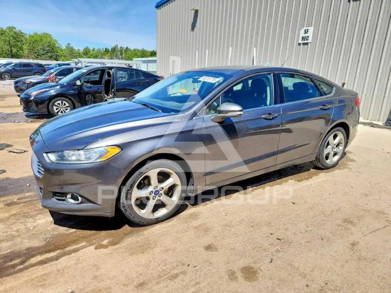 2016 Ford FUSION photo