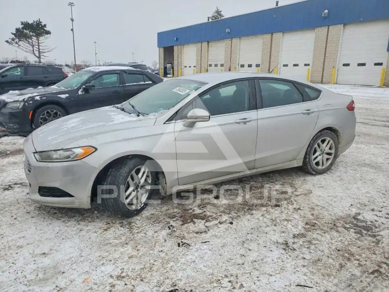 2016 Ford FUSION фото