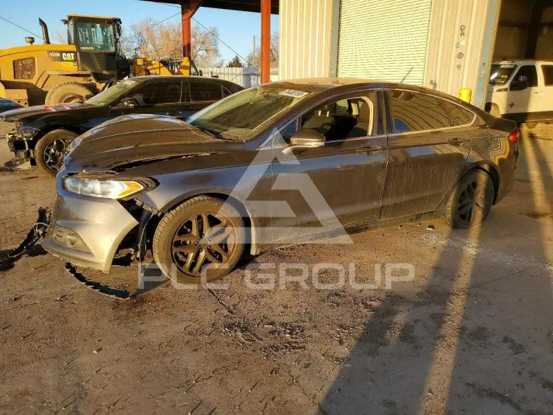 2016 Ford FUSION фото