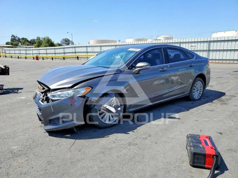 2016 Ford FUSION photo