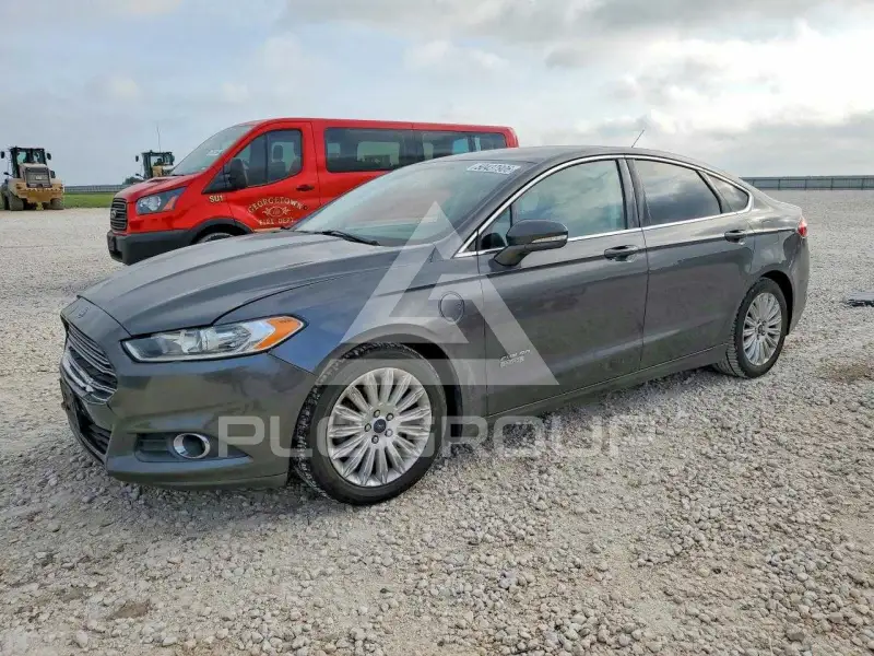 2016 Ford FUSION photo