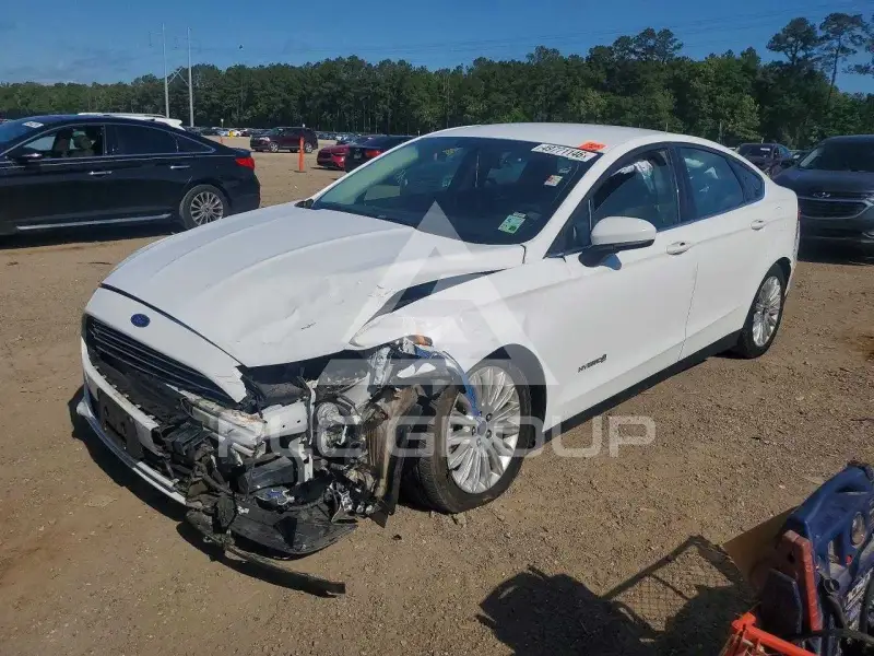 2016 Ford FUSION фото