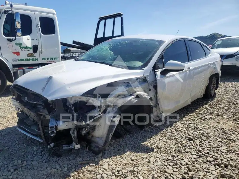 2016 Ford FUSION photo