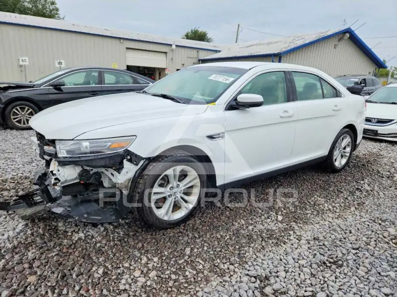 2016 Ford TAURUS photo