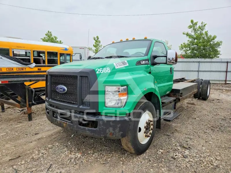 2016 Ford F-650 фото