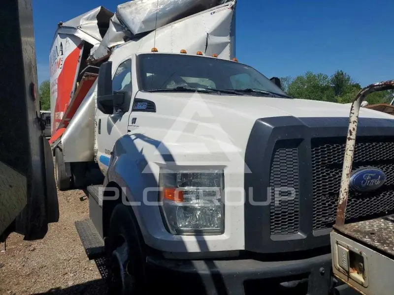 2016 Ford F-650 фото