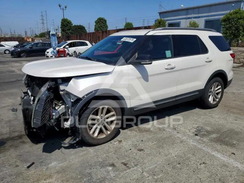 2016 Ford EXPLORER фото