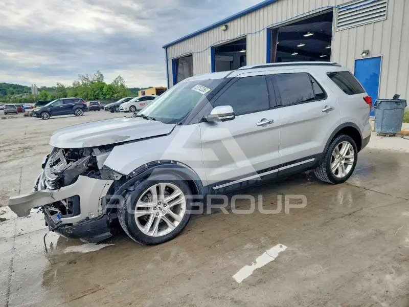 2016 Ford EXPLORER photo