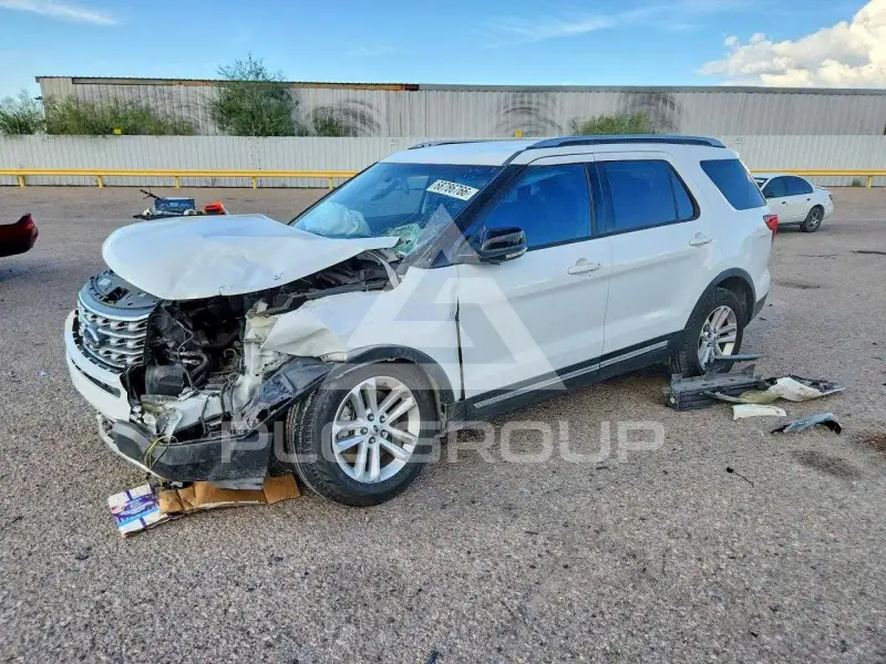 2016 Ford EXPLORER photo