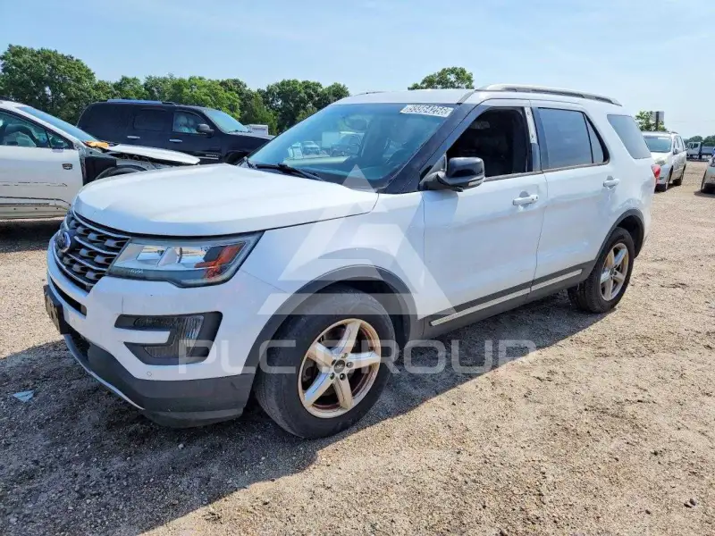 2016 Ford EXPLORER photo