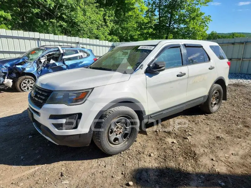 2016 Ford EXPLORER photo