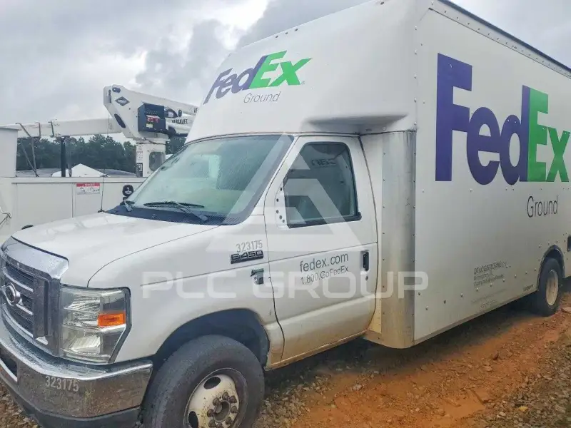 2016 Ford E-450 фото
