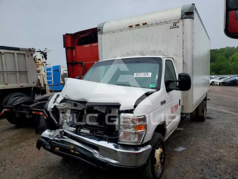 2016 Ford E-450 фото