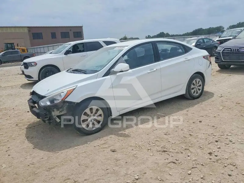 2016 Hyundai Accent photo