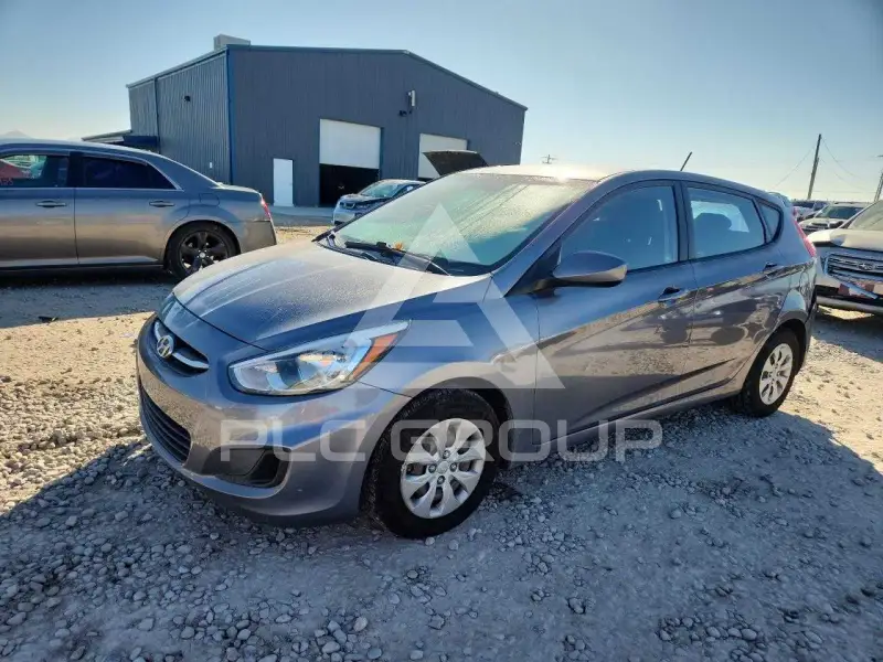 2016 Hyundai Accent photo