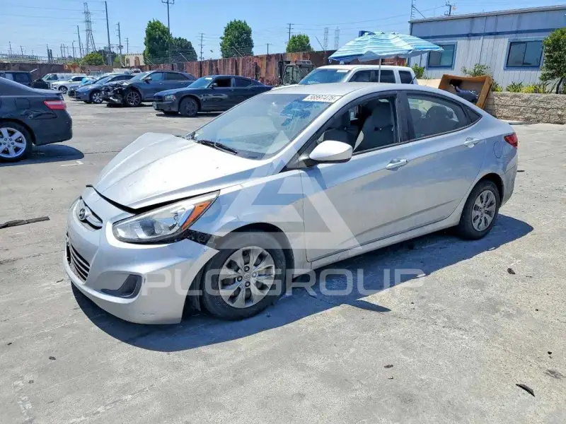 2016 Hyundai Accent photo