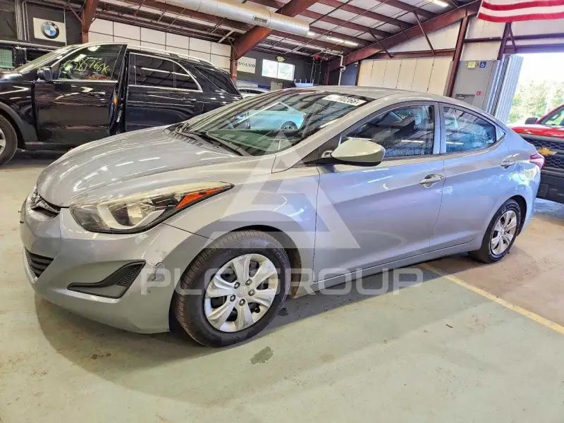2016 Hyundai Elantra photo