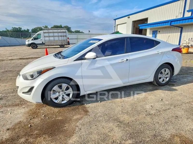 2016 Hyundai Elantra photo