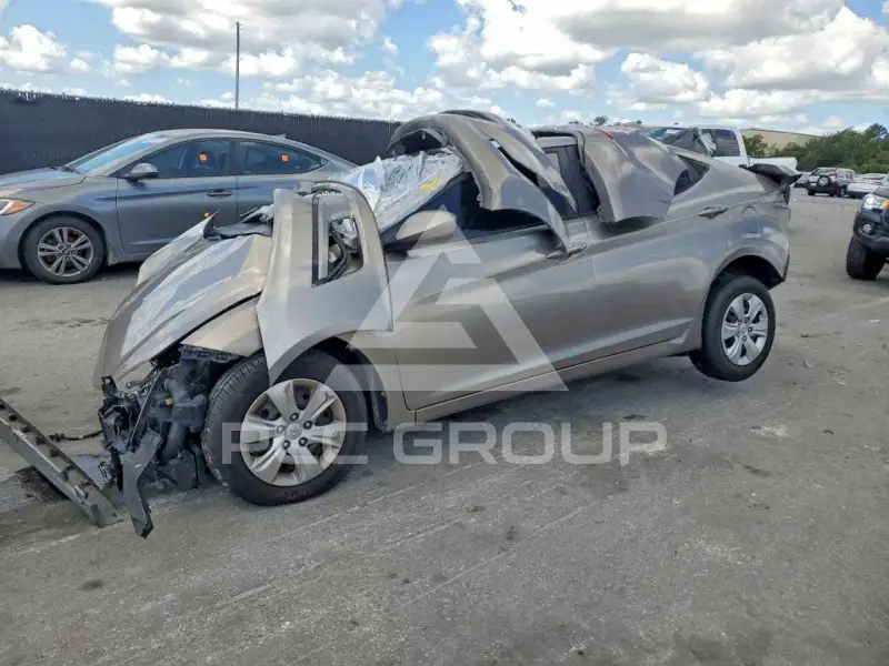 2016 Hyundai Elantra photo