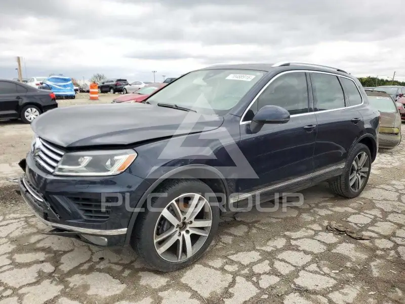 2016 Volkswagen Touareg photo