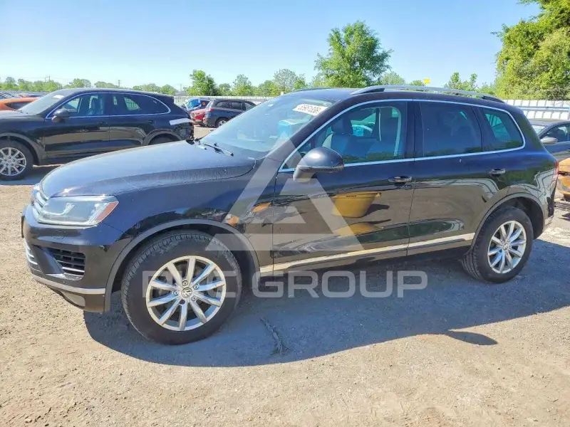 2016 Volkswagen Touareg photo
