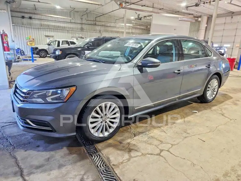2016 Volkswagen Passat photo