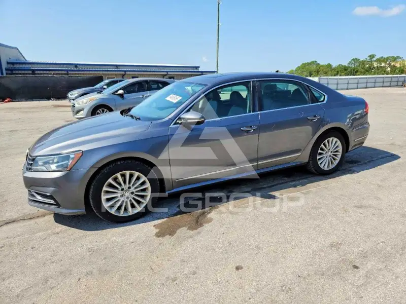 2016 Volkswagen Passat photo