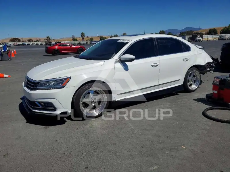 2016 Volkswagen Passat фото