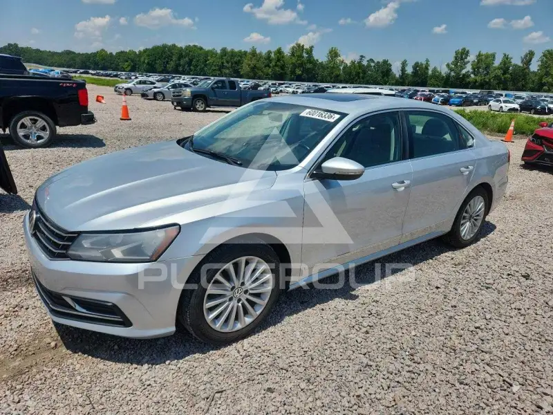 2016 Volkswagen Passat photo