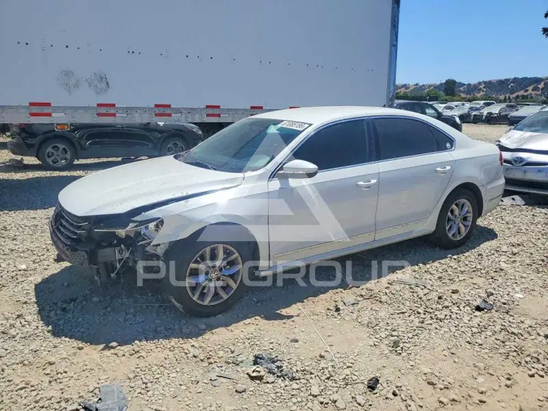 2016 Volkswagen Passat photo