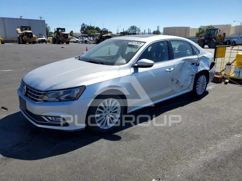 2016 Volkswagen Passat photo