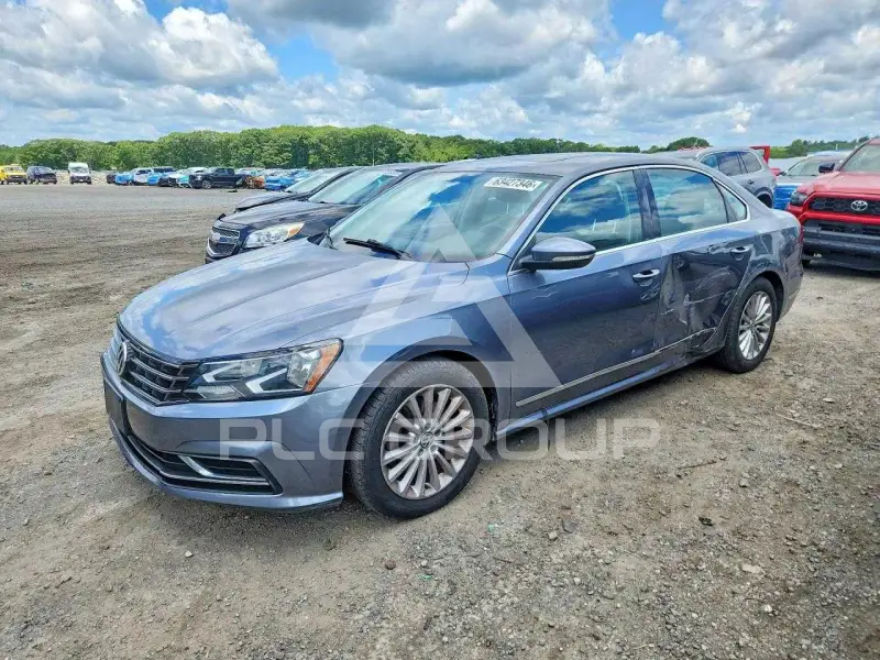 2016 Volkswagen Passat фото