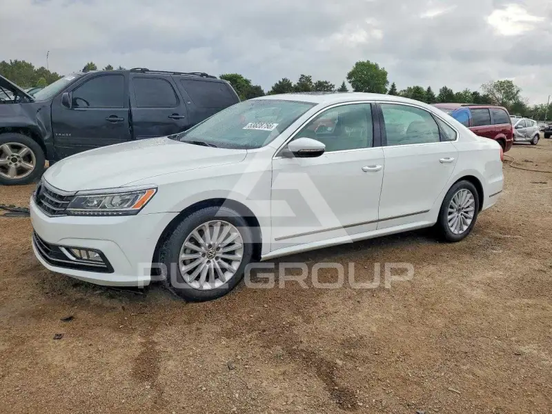 2016 Volkswagen Passat photo