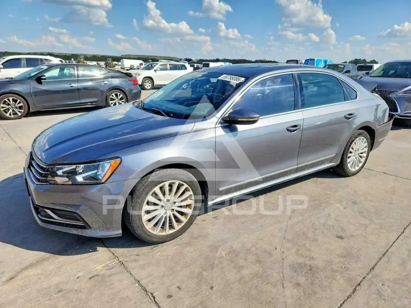 2016 Volkswagen Passat photo