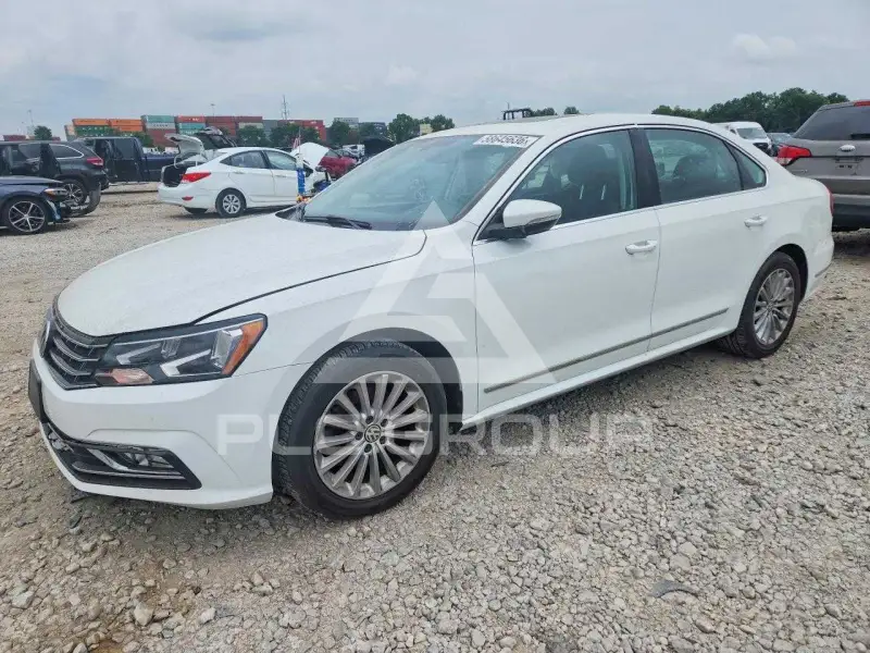 2016 Volkswagen Passat photo