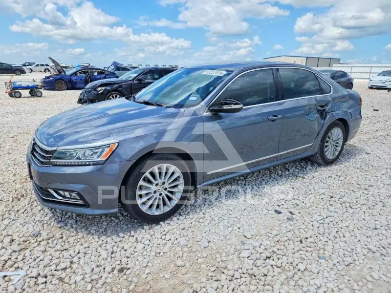 2016 Volkswagen Passat photo