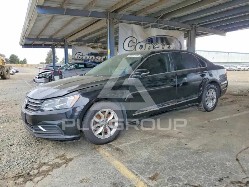 2016 Volkswagen Passat photo