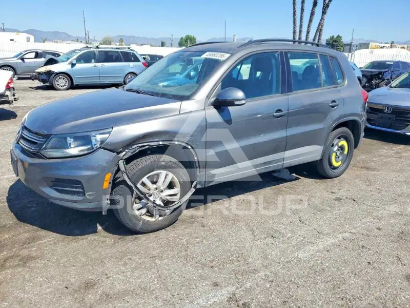 2016 Volkswagen Tiguan photo