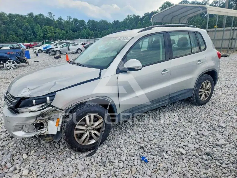 2016 Volkswagen Tiguan photo