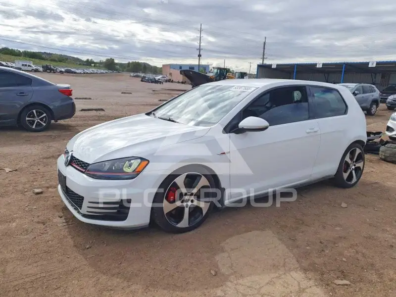 2016 Volkswagen GTI photo