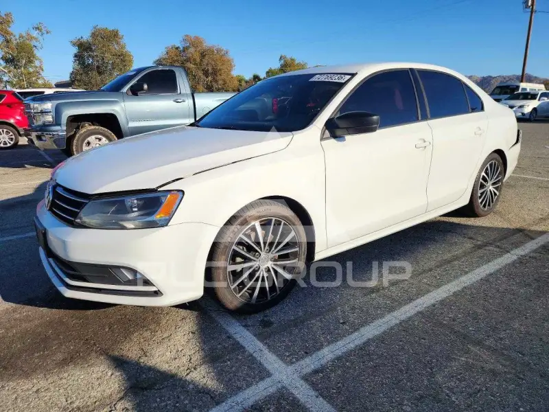 2016 Volkswagen Jetta photo