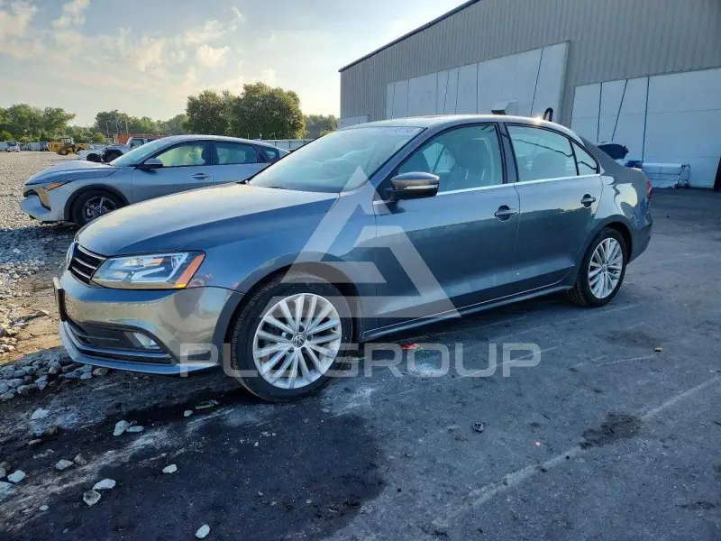 2016 Volkswagen Jetta photo
