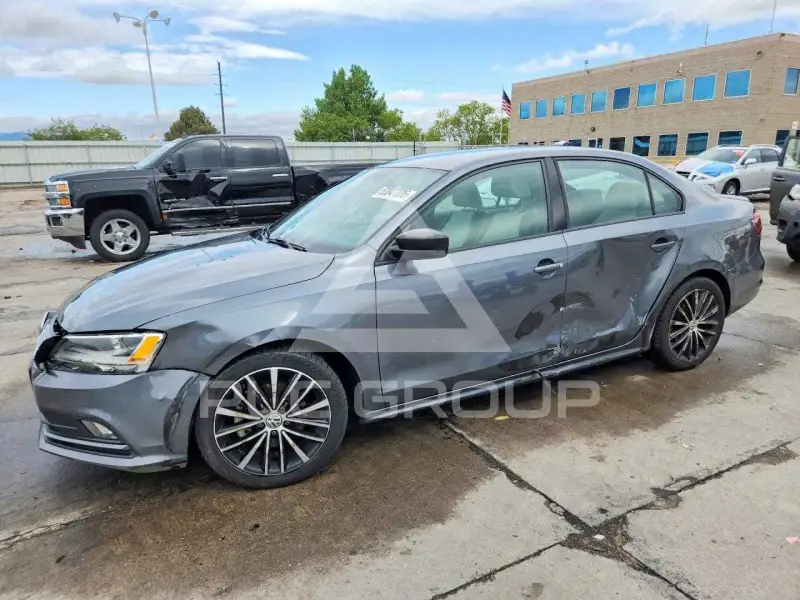 2016 Volkswagen Jetta фото