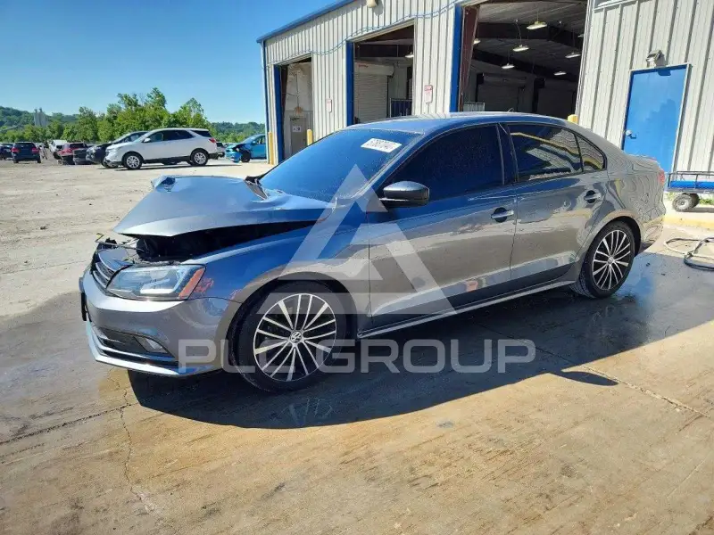 2016 Volkswagen Jetta photo
