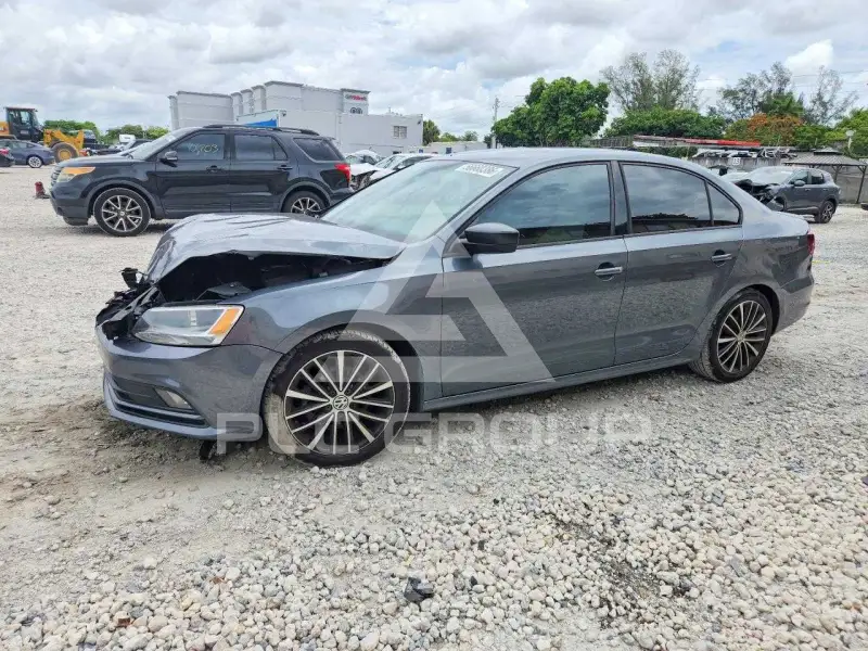 2016 Volkswagen Jetta photo