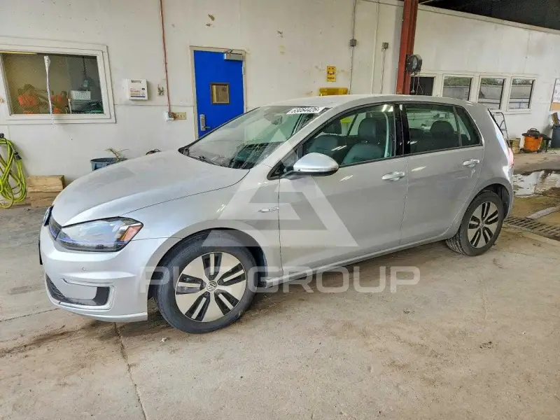 2016 Volkswagen GOLF photo