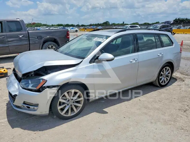 2016 Volkswagen GOLF photo