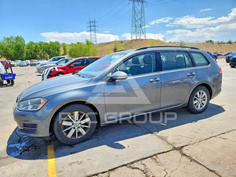 2016 Volkswagen GOLF photo